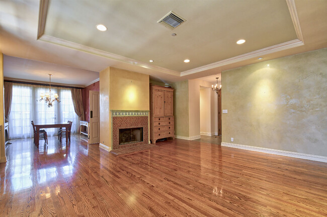 Living Room - 1220 Yale St