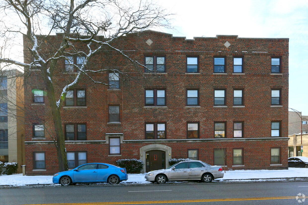Building Photo - 7622 N Sheridan Rd