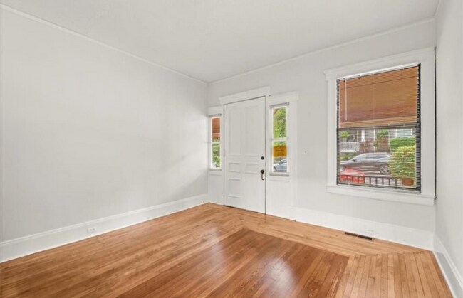 Foto del edificio - 740 Oakland Ave SE