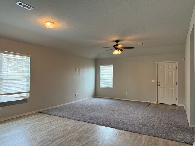 Building Photo - 8700 Northwood Creek Dr