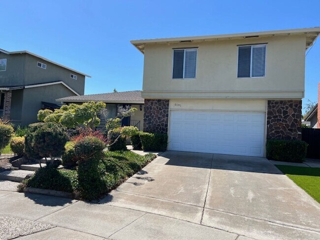 Building Photo - 4 bedroom home In Blossom Valley