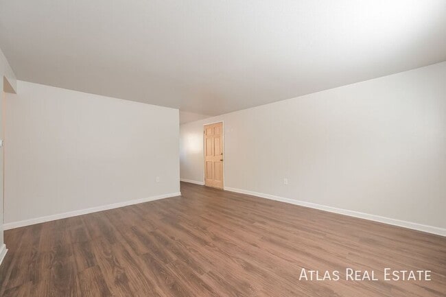 Foto del edificio - 3750 Owens St