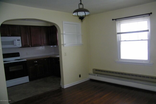 Building Photo - 10 S Dawes Ave