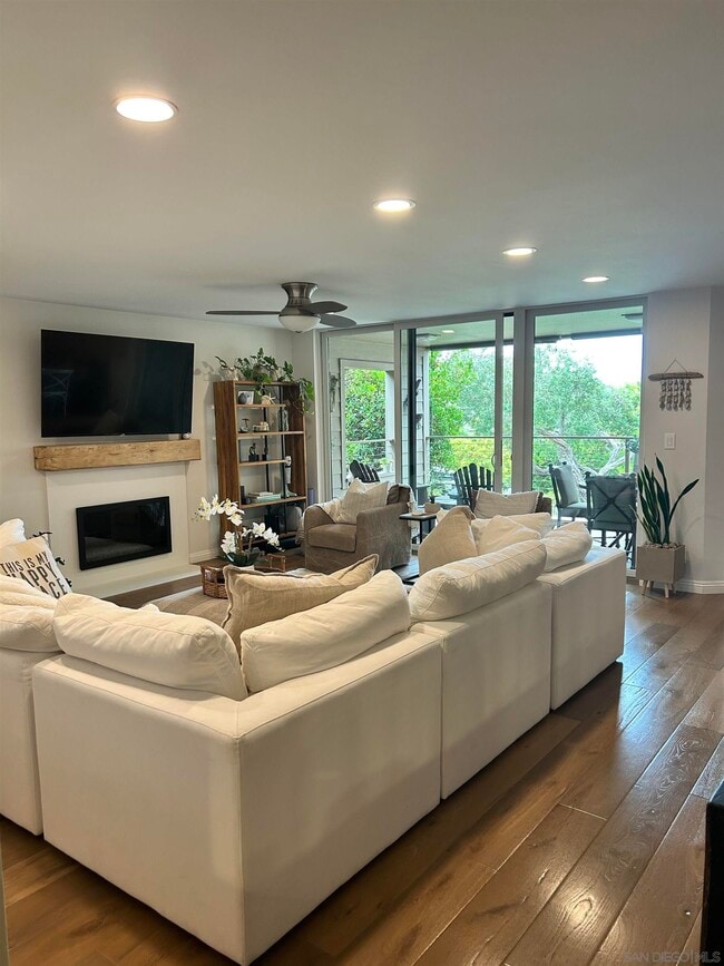 Building Photo - 242 Dolphin Cove Ct