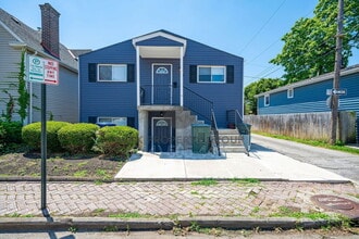 Building Photo - 511 Elsmere St
