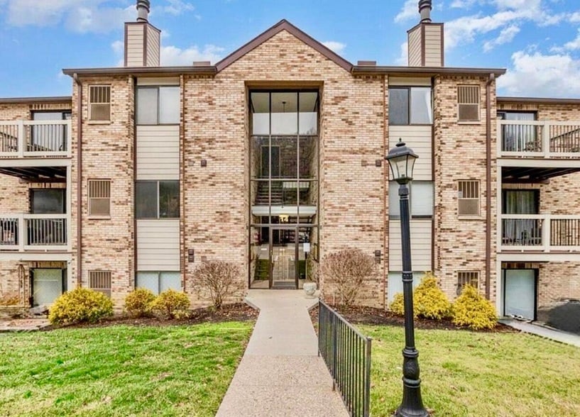 Photo - 14 Woodland Hills Drive Unit 8