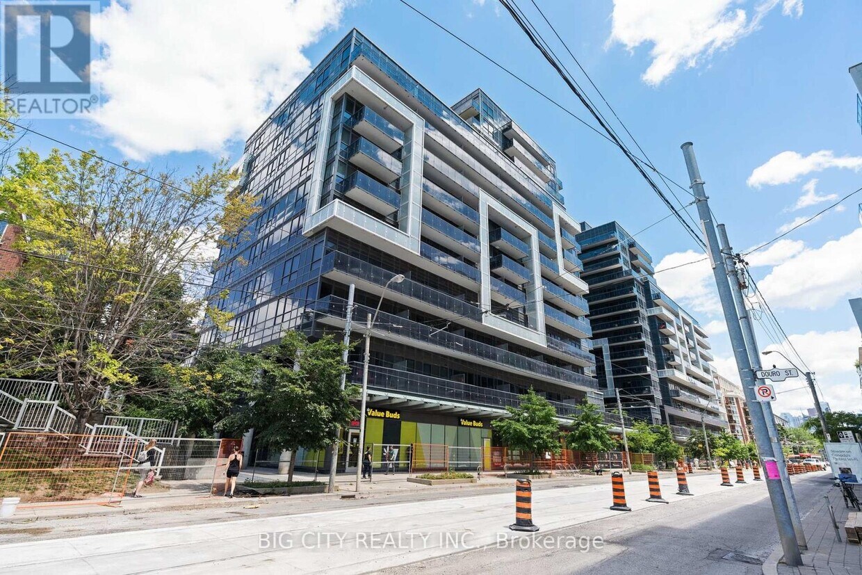 Photo principale - 1030 King St W