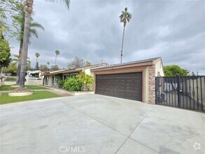 Building Photo - 1258 La Pintoresca Dr