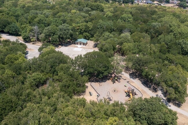 Building Photo - 4729 Woodhaven Ln