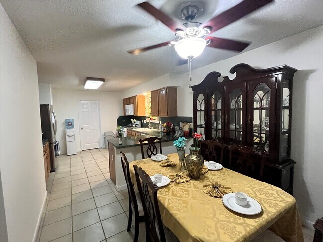 Foto del edificio - 28723 Sedgefield St