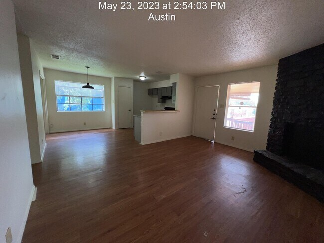 Building Photo - 2204 Leah Cove