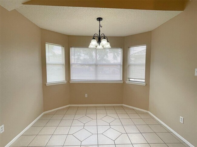 Foto del edificio - 24235 Landing Way Dr