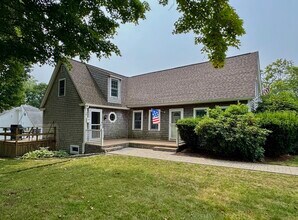 Building Photo - 28 Glen St