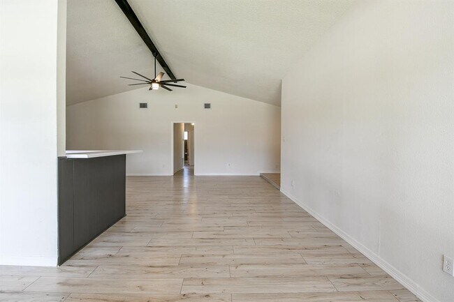 Foto del edificio - 23938 Spring Mill Ln