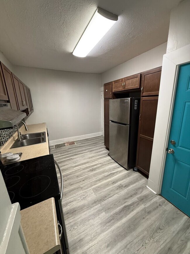 Foto del edificio - 2113 S Meade St