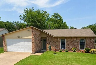 Building Photo - 7205 Chatham Rd