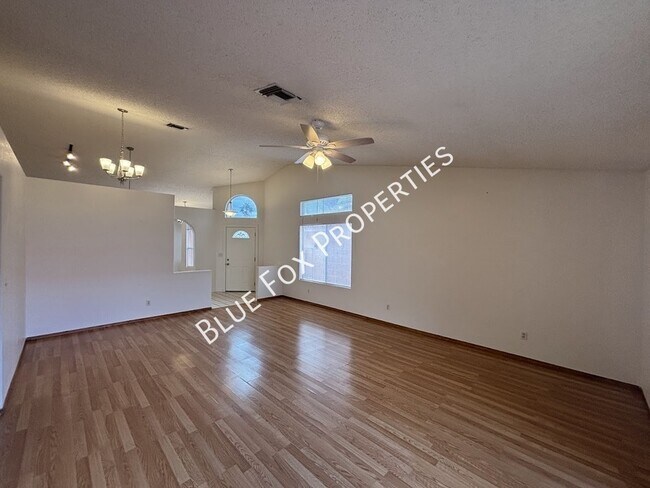 Foto del edificio - 9913 N Woodstone Trail