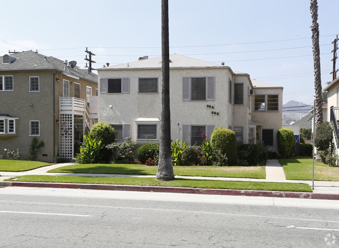 Primary Photo - 984-986 W Glenoaks Blvd