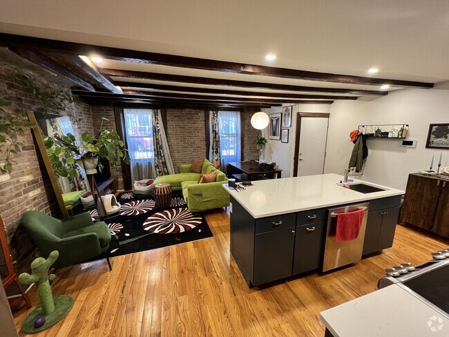 Building Photo - 238 Saint James Pl