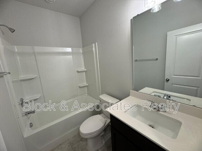 Building Photo - 406 Odham Ln