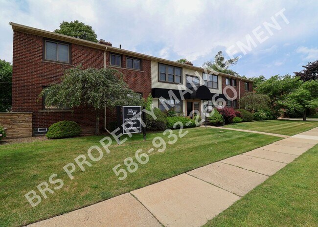 Building Photo - Move-In Ready 2BD Apt – Walk to Downtown R...