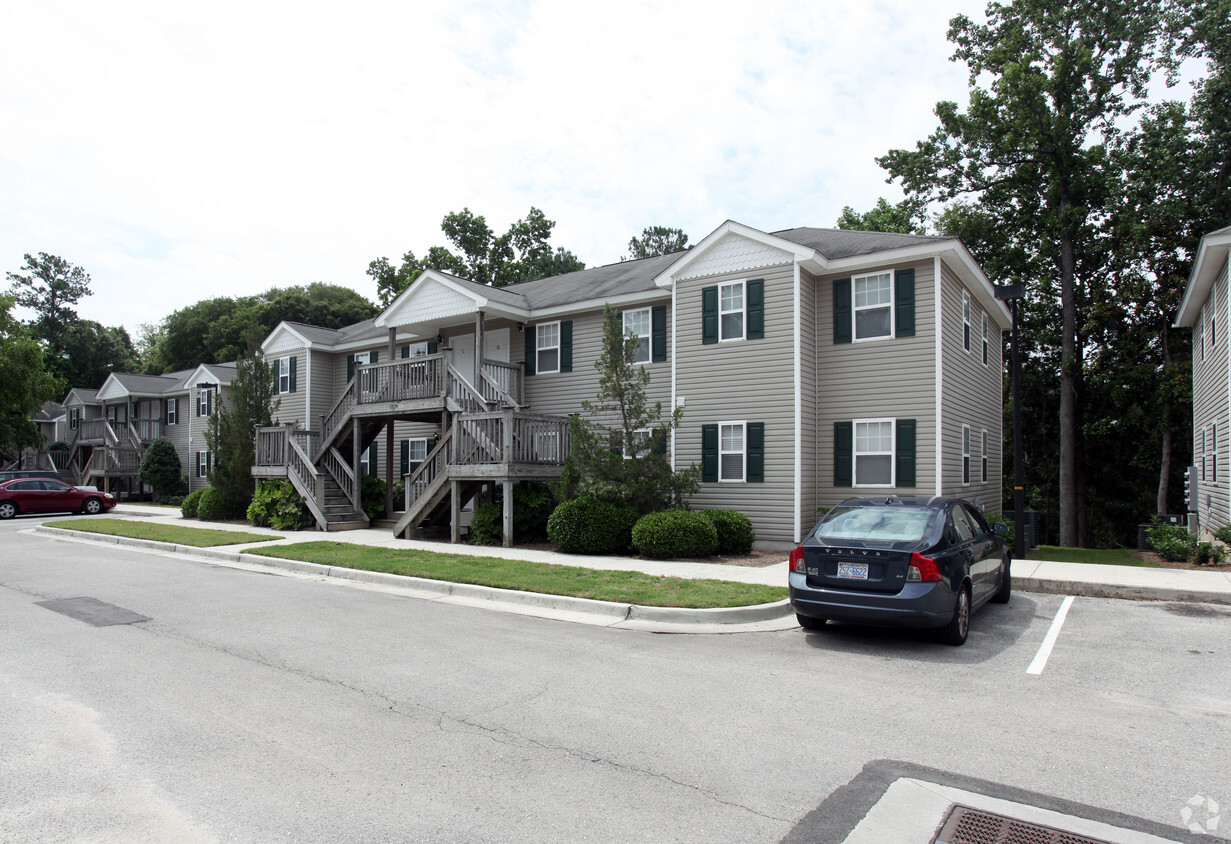 Building Photo - Tidal Oaks