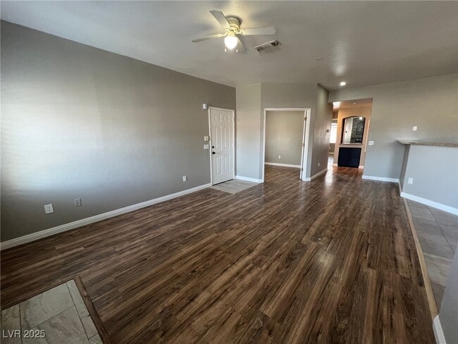 Foto del edificio - 5415 W Harmon Ave