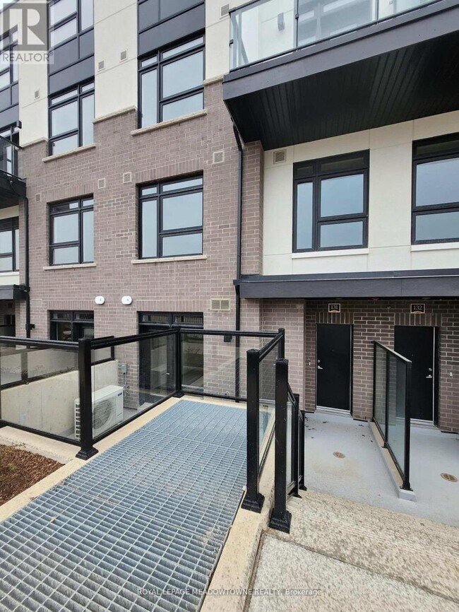 Building Photo - 1573-1573 Rose Way