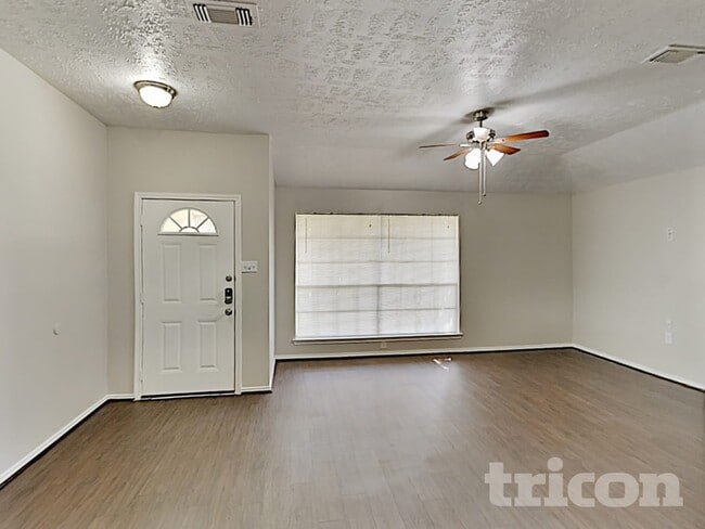 Building Photo - 19311 Amistad Dr