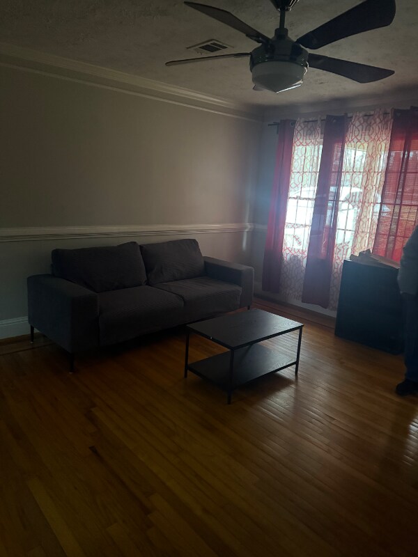 Foto del edificio - 2016 Cleburne Pkwy