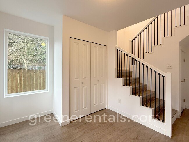 Foto del edificio - 1944 Olympia Ave NE