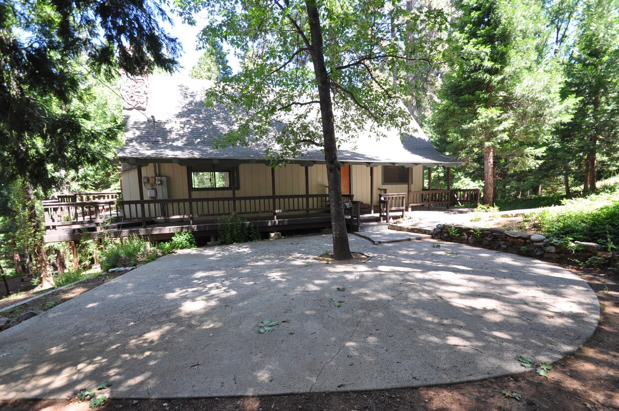 Primary Photo - 23660 Ontario Dr