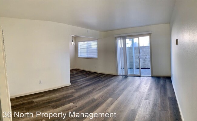 Building Photo - 156 Archer St