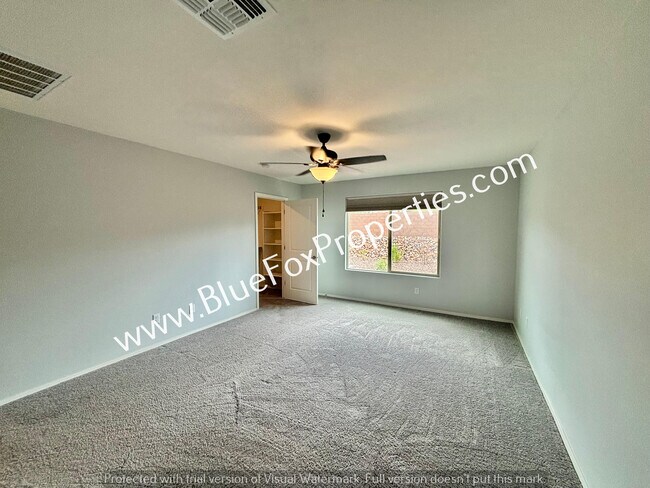 Foto del edificio - 7880 N Scholes Ave
