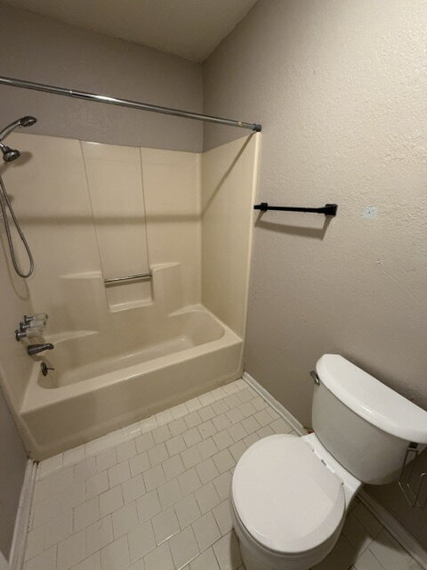 Building Photo - Midwest City- 3 Bed, 2 Bath