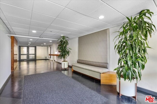 Foto del edificio - 740 Kings Rd