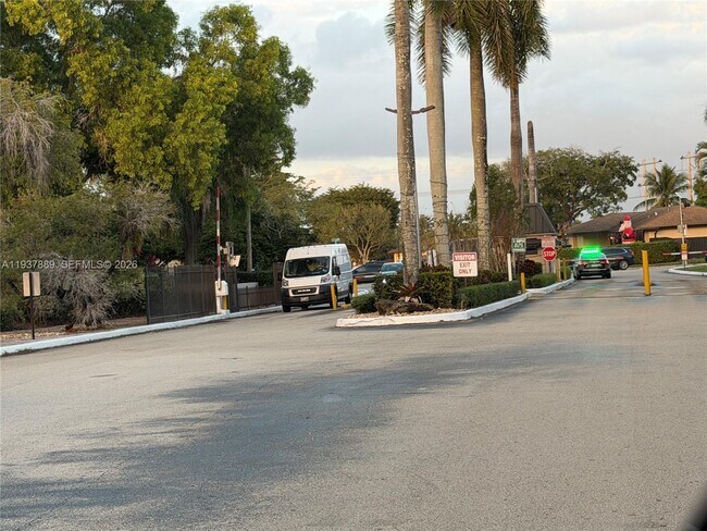 Foto del edificio - 8500 SW 133rd Avenue Rd