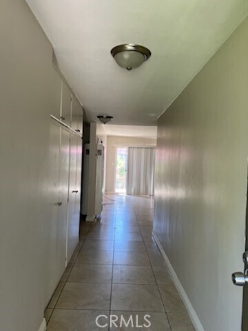 Building Photo - 343 W Vernon Dr