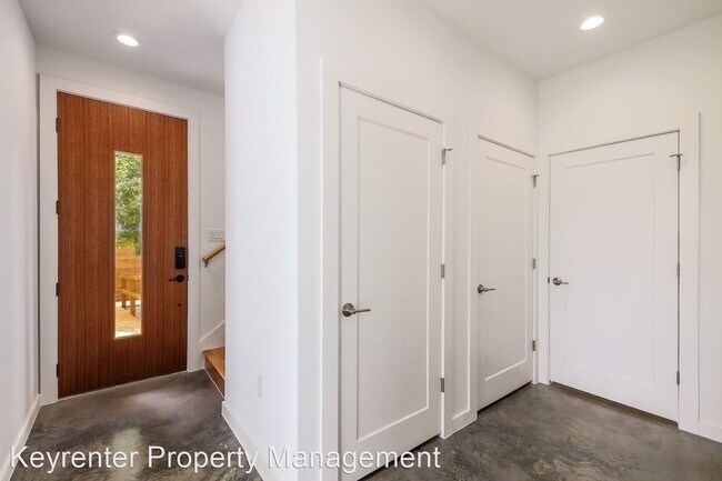 Foto del edificio - 2 br, 2.5 bath House - 2104 Columbia Cove ...