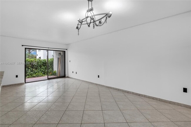 Foto del edificio - 9421 Fontainebleau Blvd