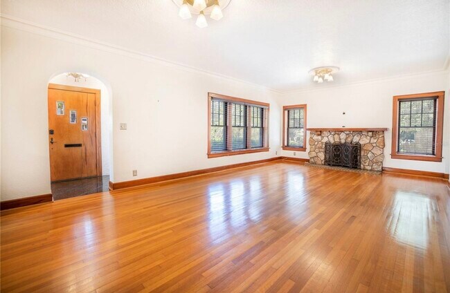 Foto del edificio - 955-955 39th Ave N
