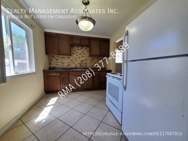 Building Photo - 1004 Paynter Ave