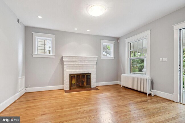 Foto del edificio - 4419 P St NW