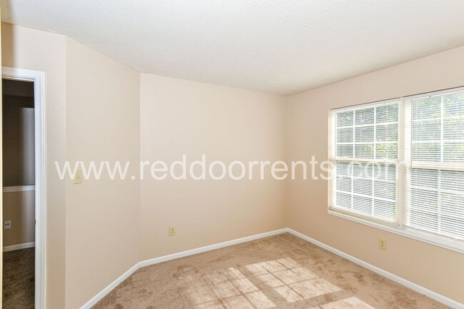 Building Photo - Your Dream Home in Indianapolis, IN 46142!
