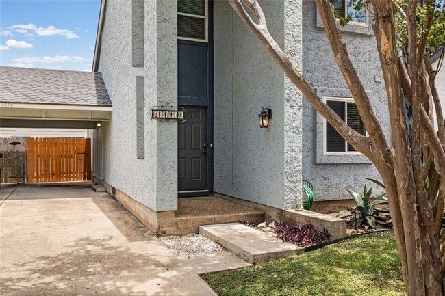 Foto del edificio - 1504 Bridgeway Dr