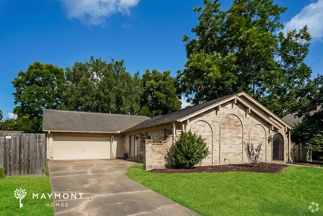 Building Photo - 3519 Golden Tee Ln