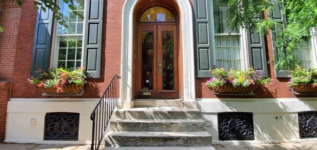 Building Photo - 2135 Spruce St
