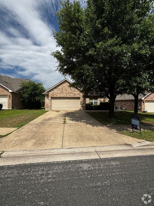 Building Photo - 3906 Links Ln