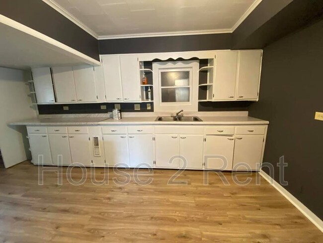 Foto del edificio - 310 N Mulberry St