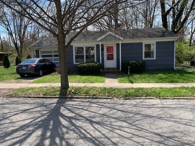 One car attached garage - 216 E Vermilya Ave